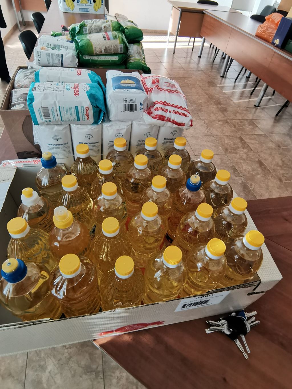 Акция "Купи и дари коледна усмивка" в училище - НУ Паисий Хилендарски - Стрелча