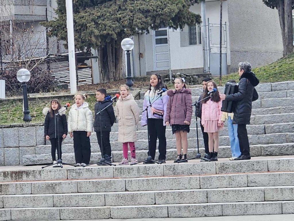 Публична изява на Вокална група по НП "Заедно в изкуствата и в спорта" 3