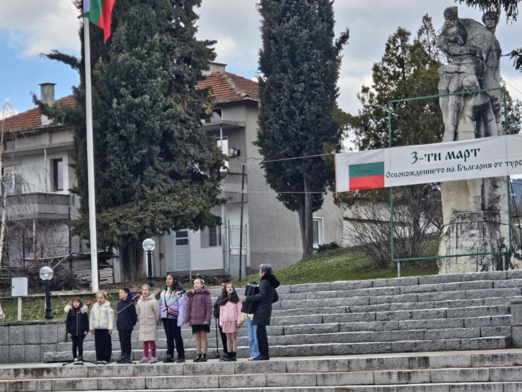 Публична изява на Вокална група по НП "Заедно в изкуствата и в спорта" 4