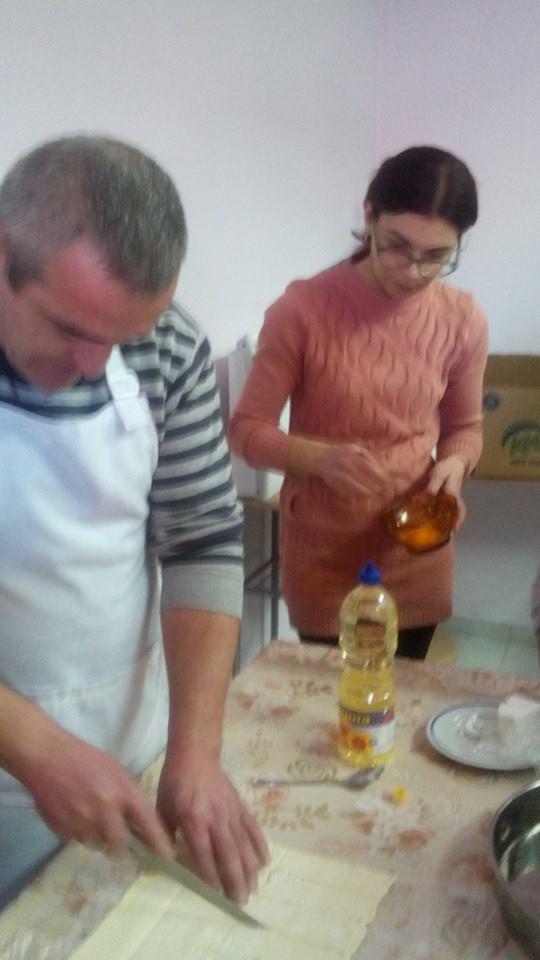 Занятие с родители на клуб "Вкусни вълшебства" по проект "Твоят час" - Фаза 2 - НУ Паисий Хилендарски - Стрелча